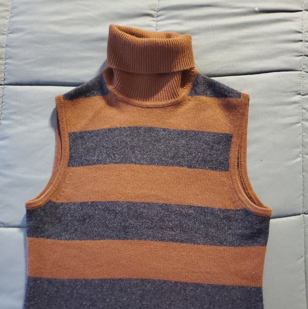 CARLISLE Sleeveless top in wool/cashmere blend